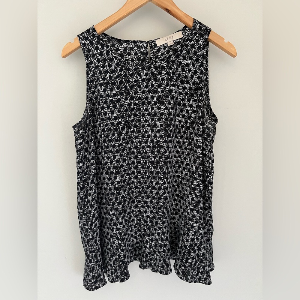 Loft black & white polka dot business casual polyester sleeveless blouse size M
